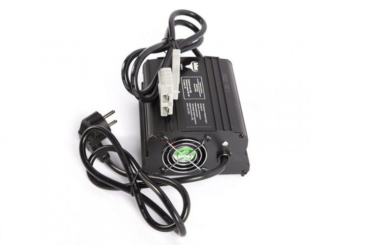 Зарядное устройство RuTrike для аккумуляторов 24V50A/H (10A) в Ростове